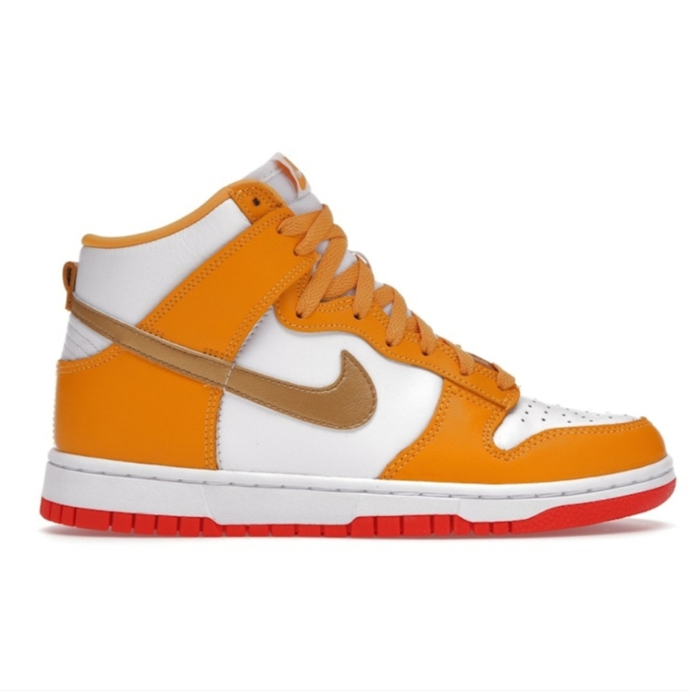 Nike Dunk High-Top Sneakers - Picture 4 of 5